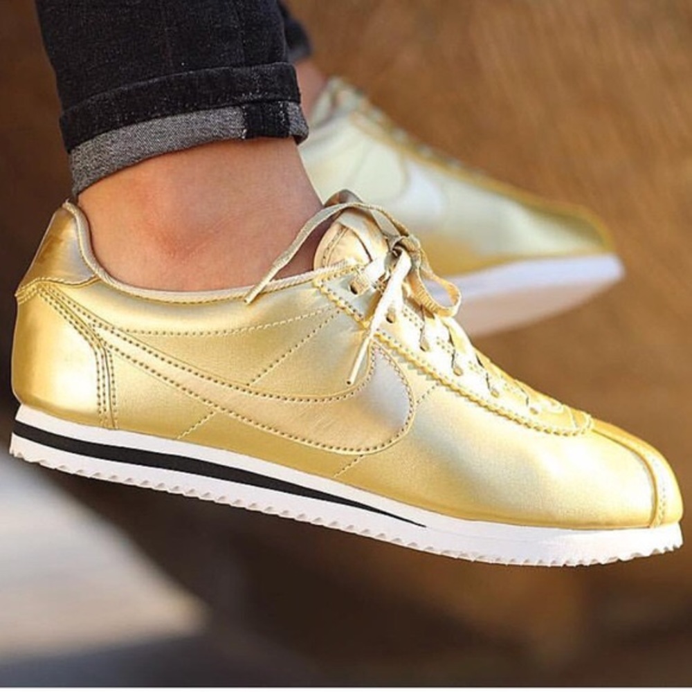 SOLD! Nike Cortez Special Edition Metallic Gold 6Y - Picture 8 of 8